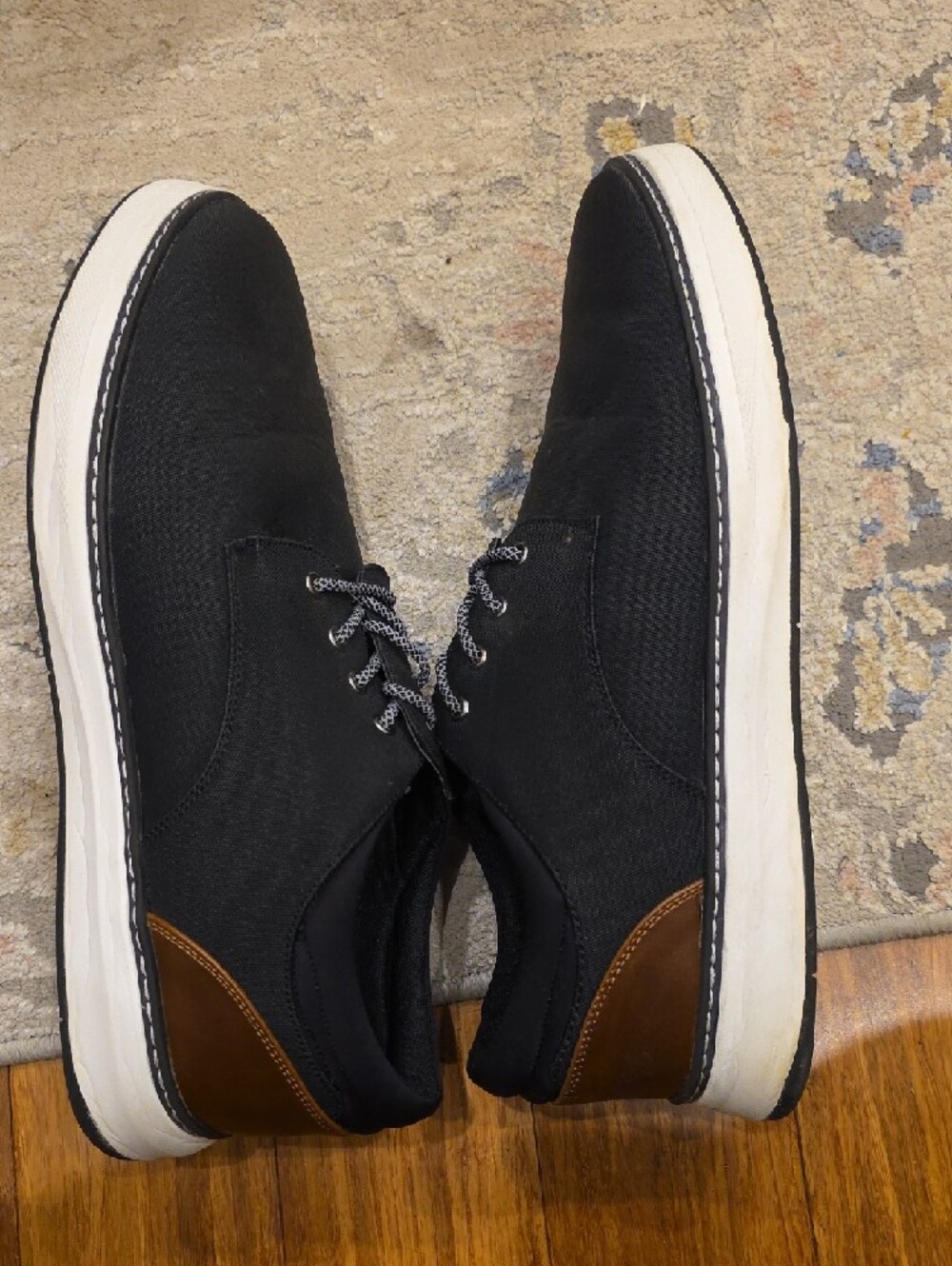 Men's Black Low-Profile Canvas Shoes - Picture 9 of 9